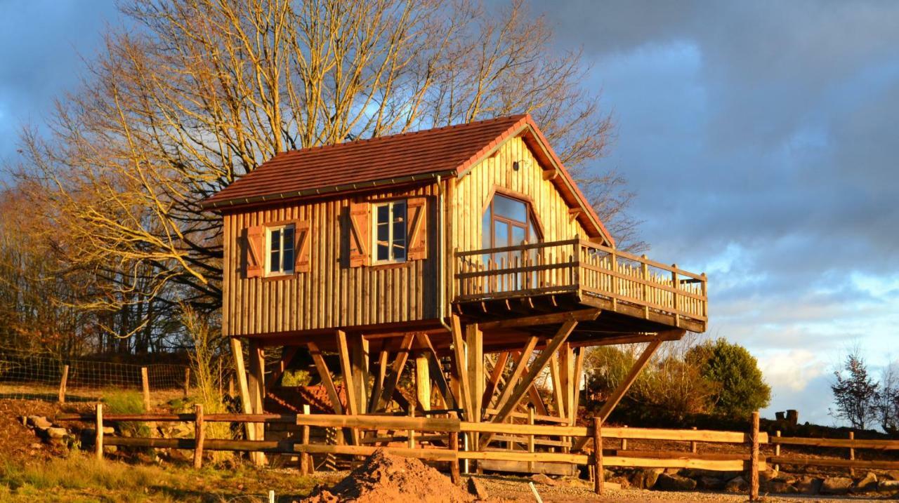 Les Cabanes Des Fontaines Saint-Sernin-du-Bois Exterior foto